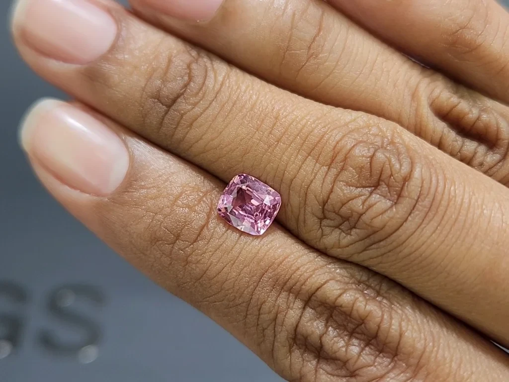 Saphir rose taille coussin de 1,61 carat, Sri Lanka Image №2
