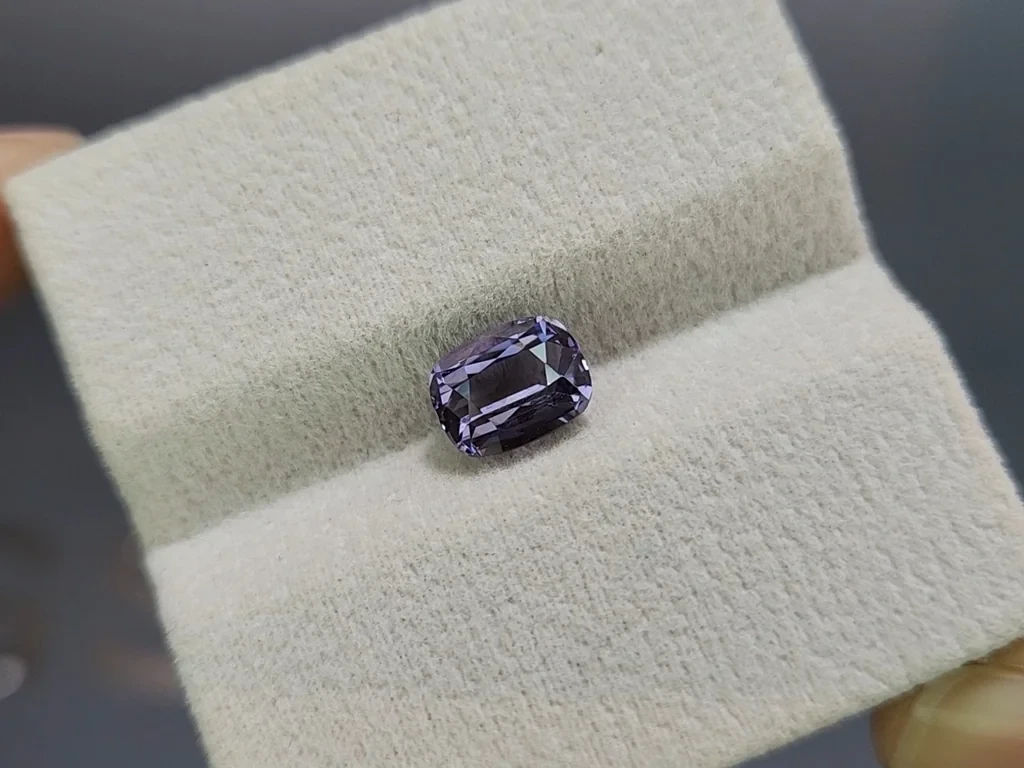 Violettgrauer spinell im kissenschliff 2,19 karat, Tanzania Image №4