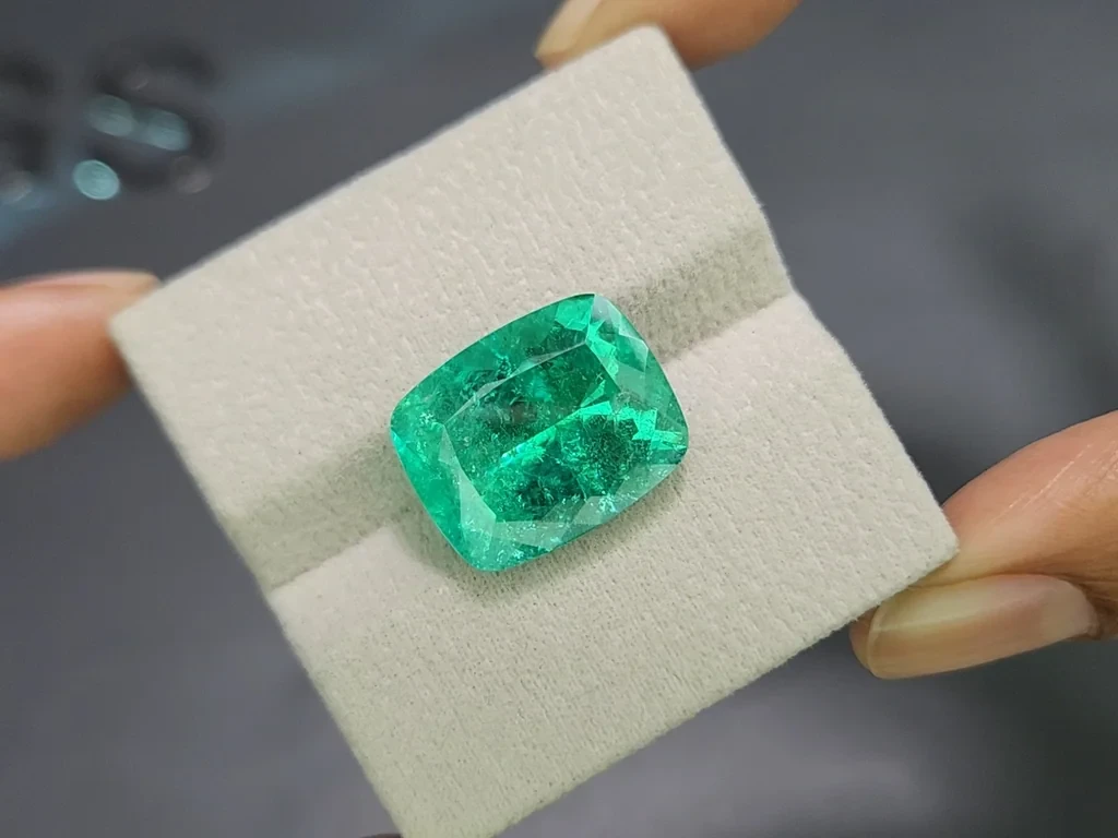 Tourmaline verte néon de Paraíba taille coussin 16,01 carats, Brésil Image №4