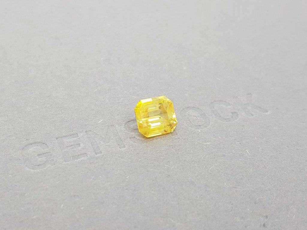 Octagon golden yellow sapphire 3.11 ct, Sri Lanka Image №2