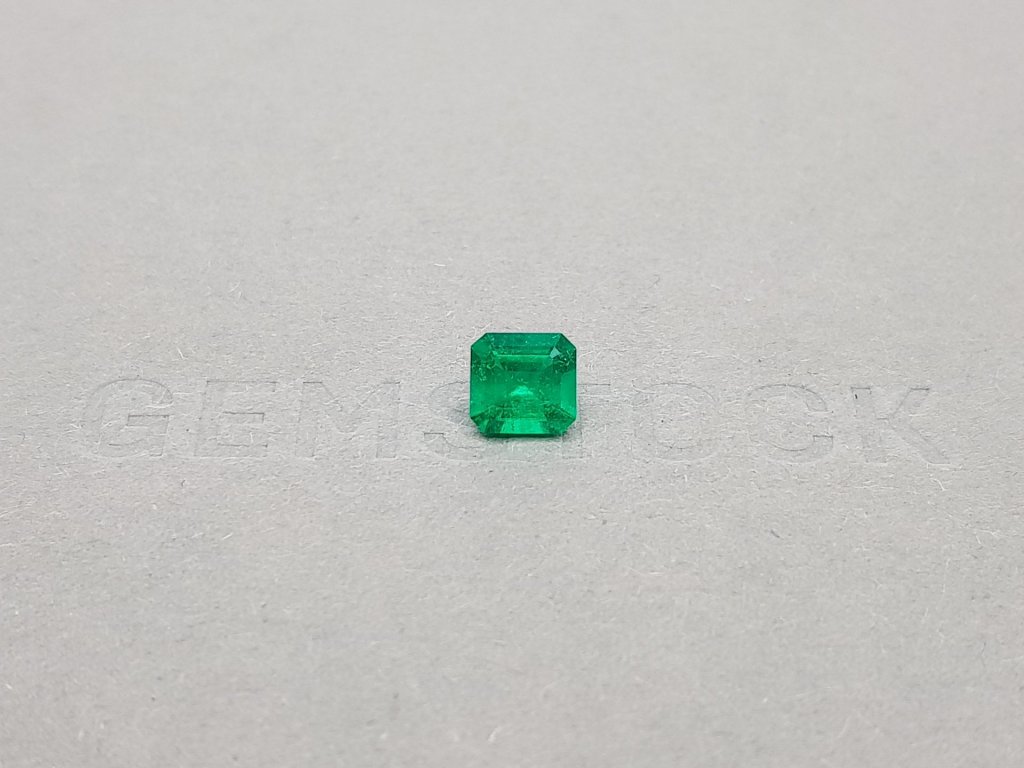 Intense emerald asscher cut 0.87 ct, Colombia Image №1