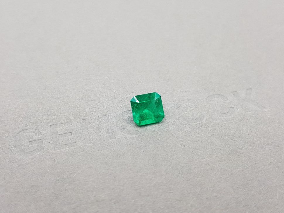 Intense emerald asscher cut 0.87 ct, Colombia Image №2
