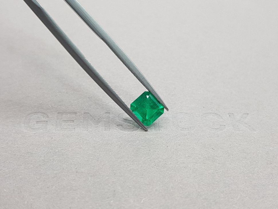 Intense emerald asscher cut 0.87 ct, Colombia Image №4