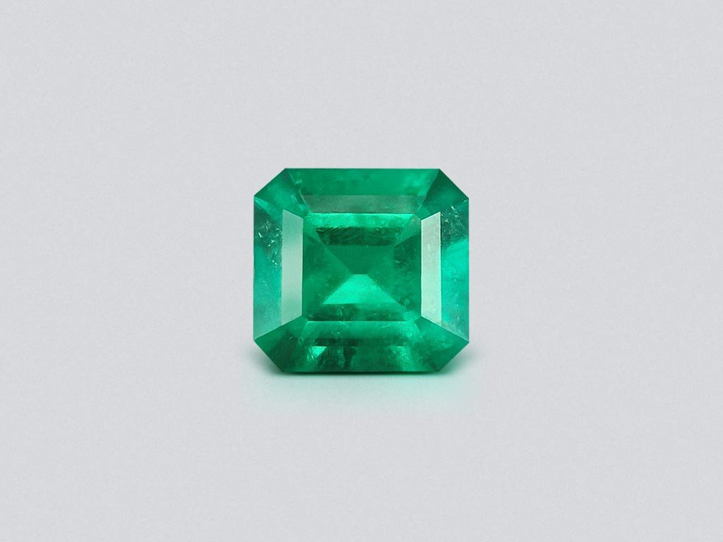 Intense emerald asscher cut 0.87 ct, Colombia Image №1