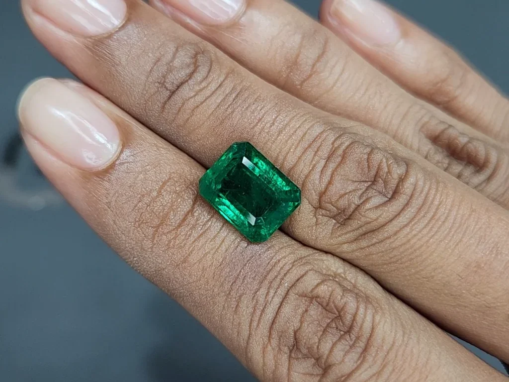 Smaragd im achteckschliff 4,93 karats, Sambia  Image №2