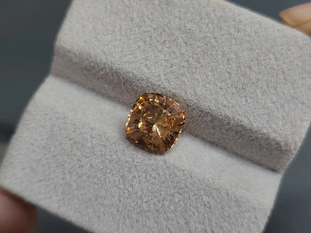 Hessonite garnet cushion cut 2.91 carats, Africa Image №4