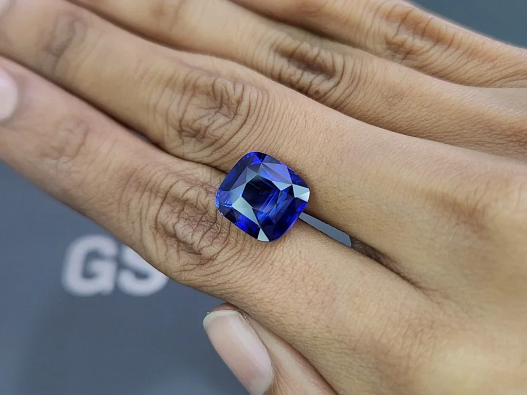 Large sapphire Royal Blue cushion cut 10.10 carats, Sri Lanka Image №2