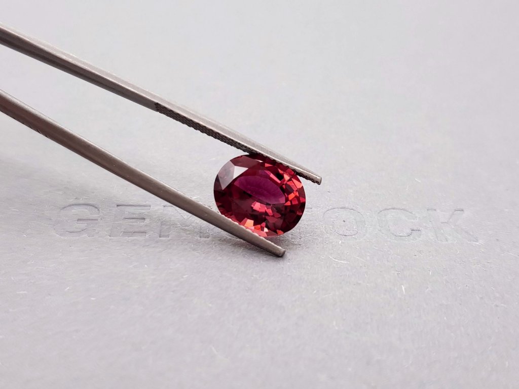 Pinkish red oval cut rubellite 3.26 ct Image №4