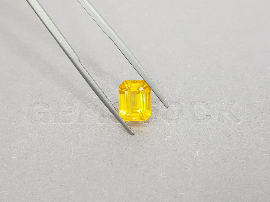Intense yellow octagon cut sapphire 3.55 ct, Sri Lanka Image №4