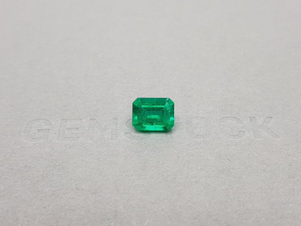 Colombian Vivid Green emerald 1.67 ct Image №1