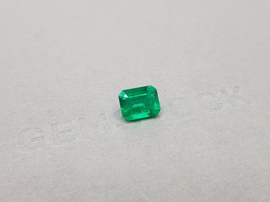 Colombian Vivid Green emerald 1.67 ct Image №2