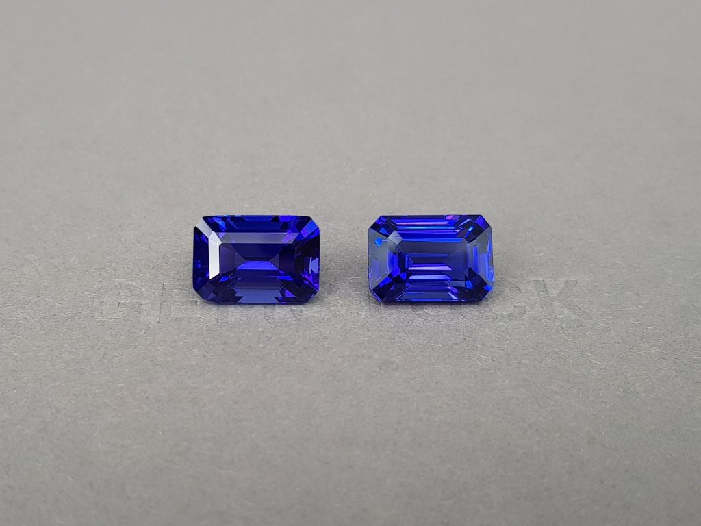 Pair of intense blue-violet tanzanites octagon shape 13.80 ct Image №1