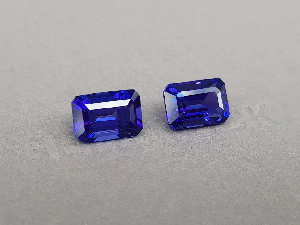 Pair of intense blue-violet tanzanites octagon shape 13.80 ct Image №2