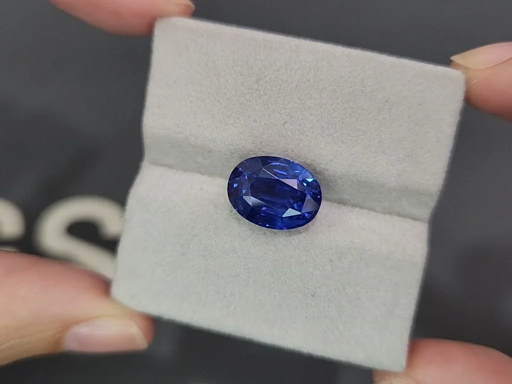 Saphir bleu royal taille ovale non chauffé 9,01 carats, Sri Lanka Image №4