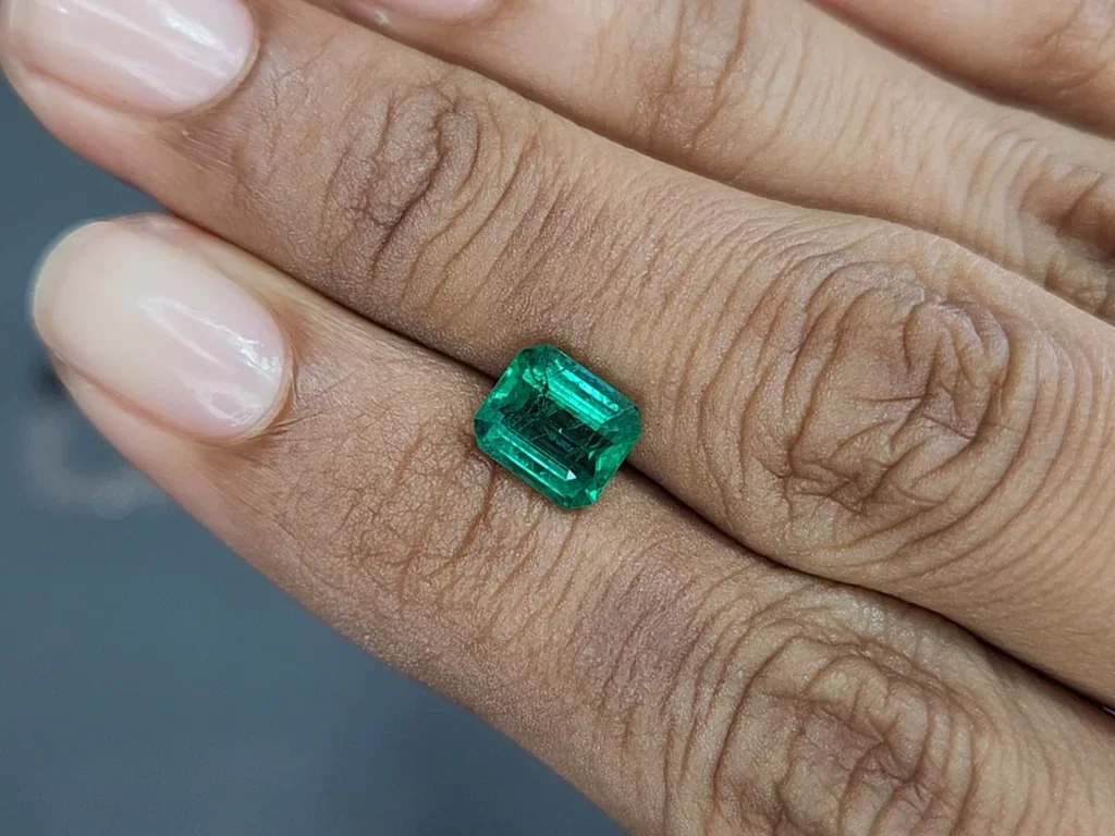 Smaragd im achteckschliff 1,72 karats, Sambia  Image №2