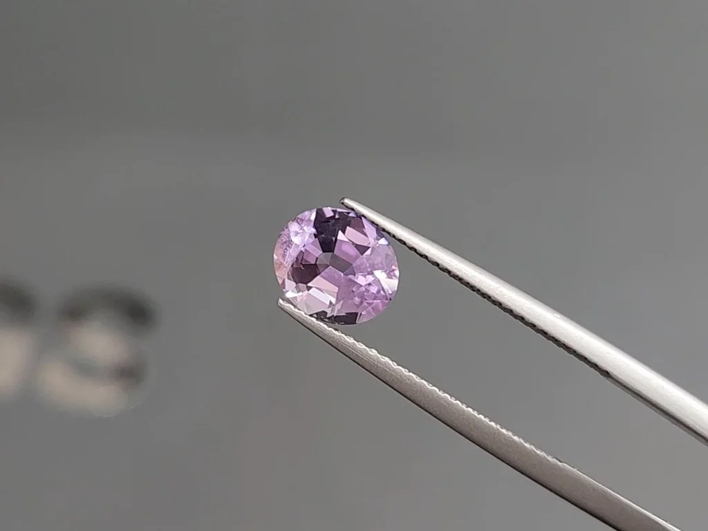Purple spinel oval cut 1.84 carats, Tanzania Image №3