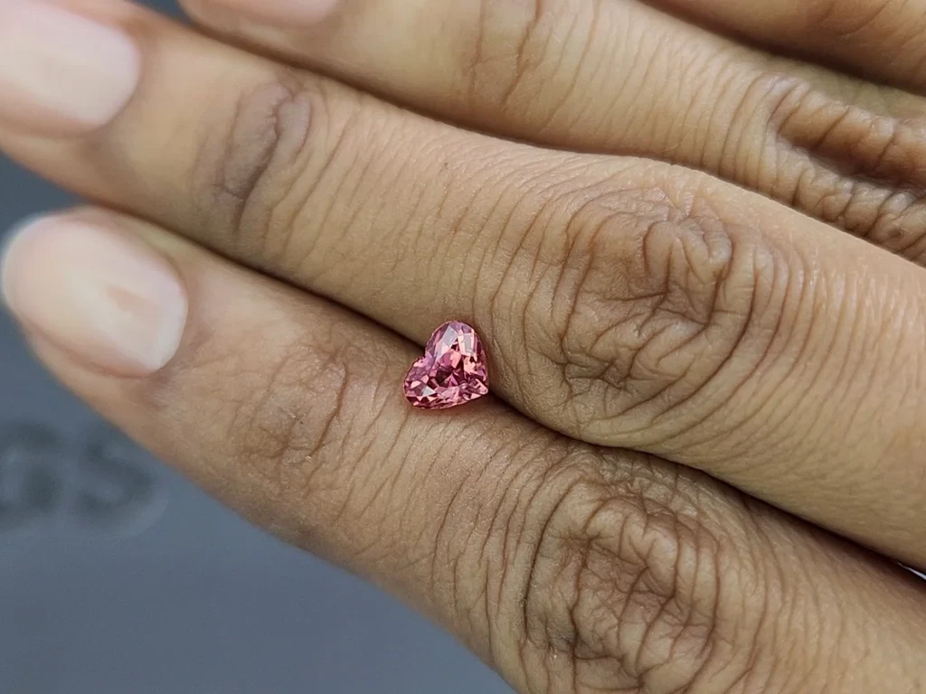 Unbehandelter Padparadscha-saphir im herzschliff 1,00 karat, Sri Lanka  Image №2