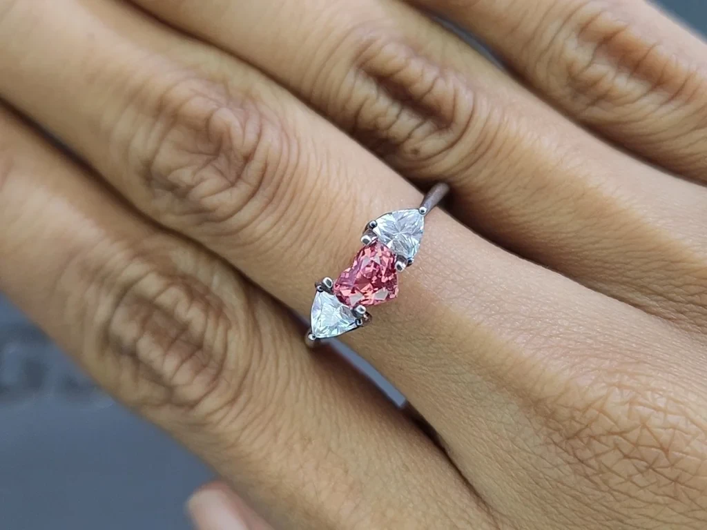 Unbehandelter Padparadscha-saphir im herzschliff 1,00 karat, Sri Lanka  Image №5