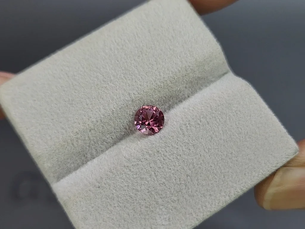 Grenat rhodolite, taille ronde 0,73 carat, Madagascar Image №4