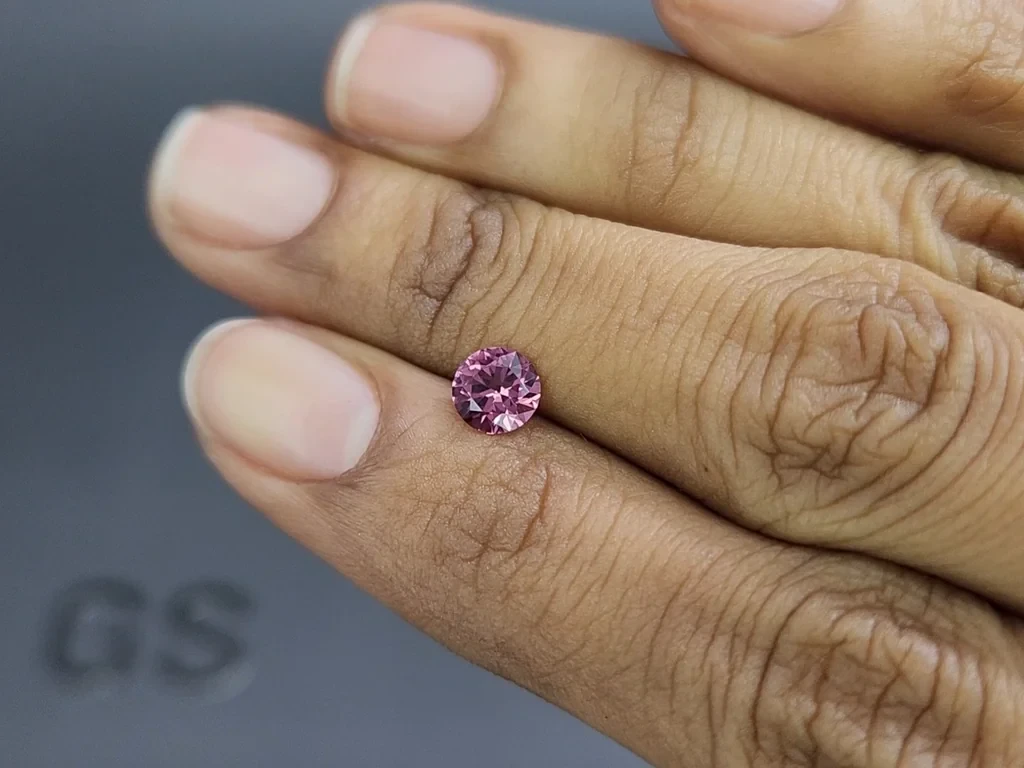 Grenat rhodolite, taille ronde 0,73 carat, Madagascar Image №2