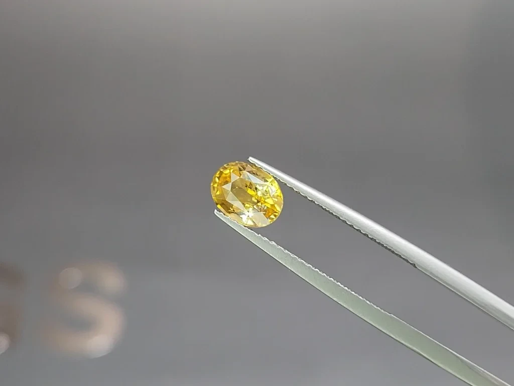 Gelber saphir Vivid Yelow im ovalschliff 1,73 karat, Sri Lanka Image №3