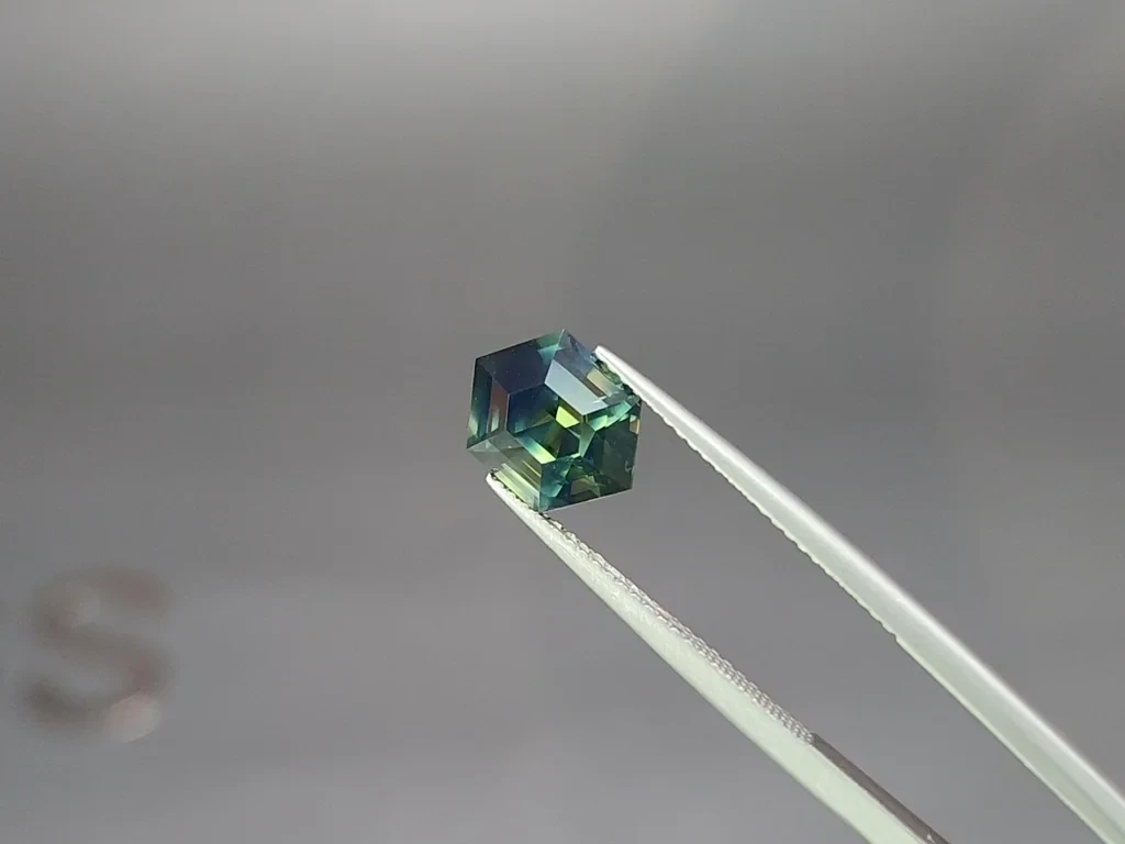 Teal-saphir im hexagon-schliff 3,52 karat, Madagaskar Image №3
