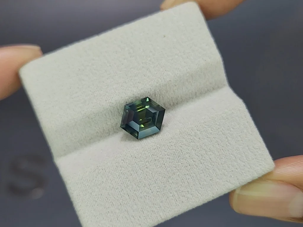 Teal-saphir im hexagon-schliff 3,52 karat, Madagaskar Image №4