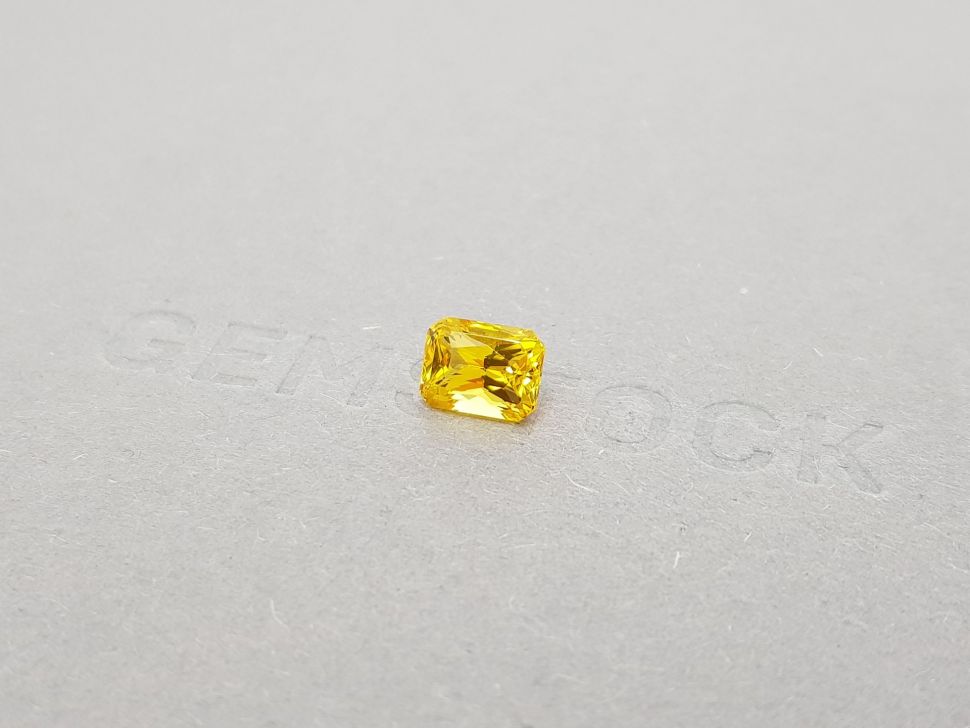 Bright yellow radiant cut sapphire 2.10 ct, Sri Lanka Image №3