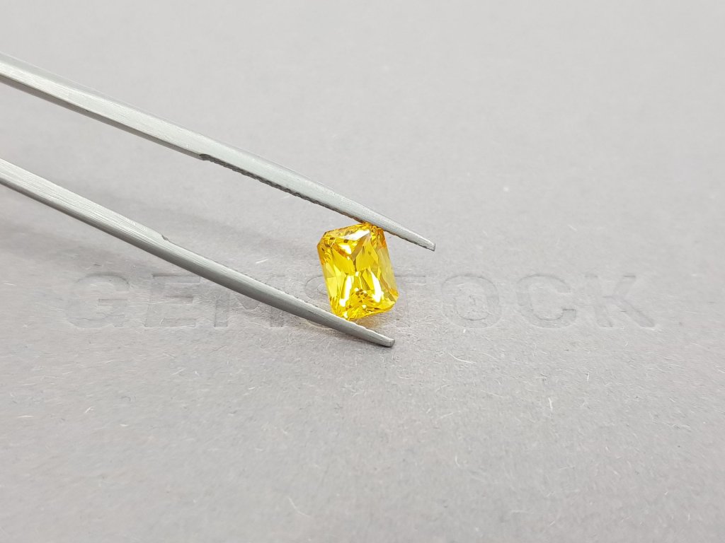 Bright yellow radiant cut sapphire 2.10 ct, Sri Lanka Image №2