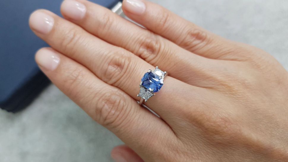 Radiant cut blue sapphire 1.55 carats, Sri Lanka Image №4