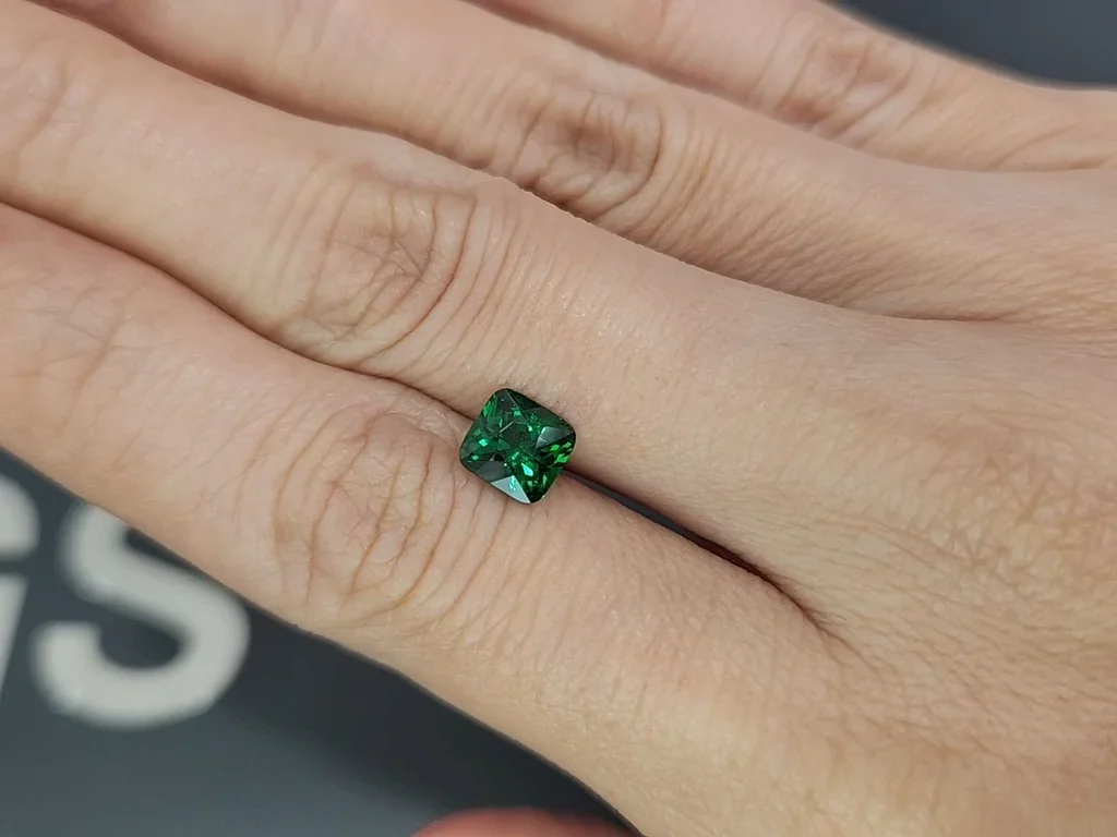 Grenat tsavorite taille coussin vert vif 1,25 carats, Tanzanie  Image №2