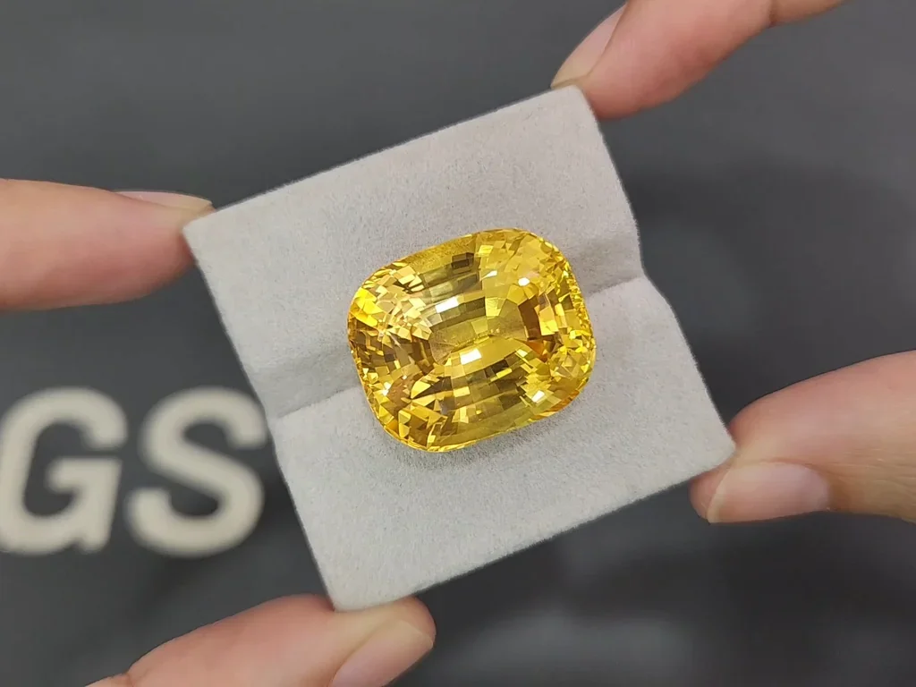 Zafiro amarillo dorado único sin calentar en talla cojín de 49,90 quilates, Sri Lanka Image №4