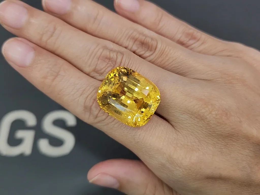 Zafiro amarillo dorado único sin calentar en talla cojín de 49,90 quilates, Sri Lanka Image №2