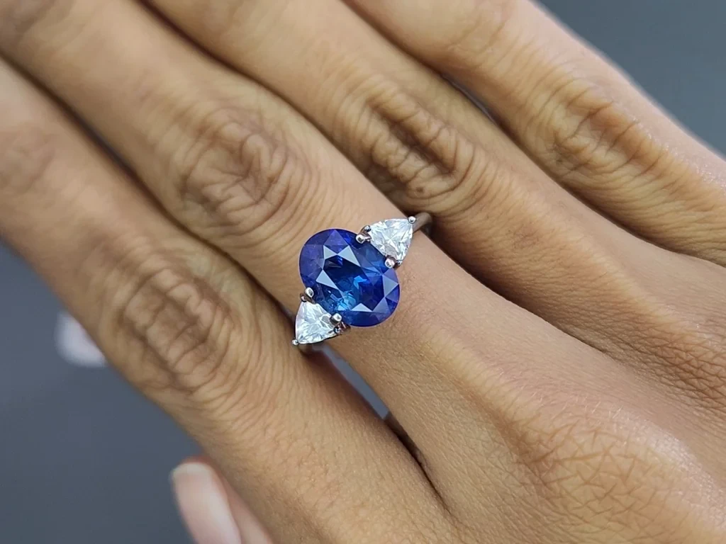 Saphir bleuet ovale non chauffé de 4,18 carats, Sri Lanka Image №5