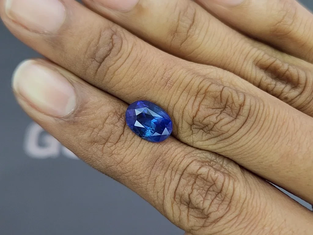 Saphir bleuet ovale non chauffé de 4,18 carats, Sri Lanka Image №2