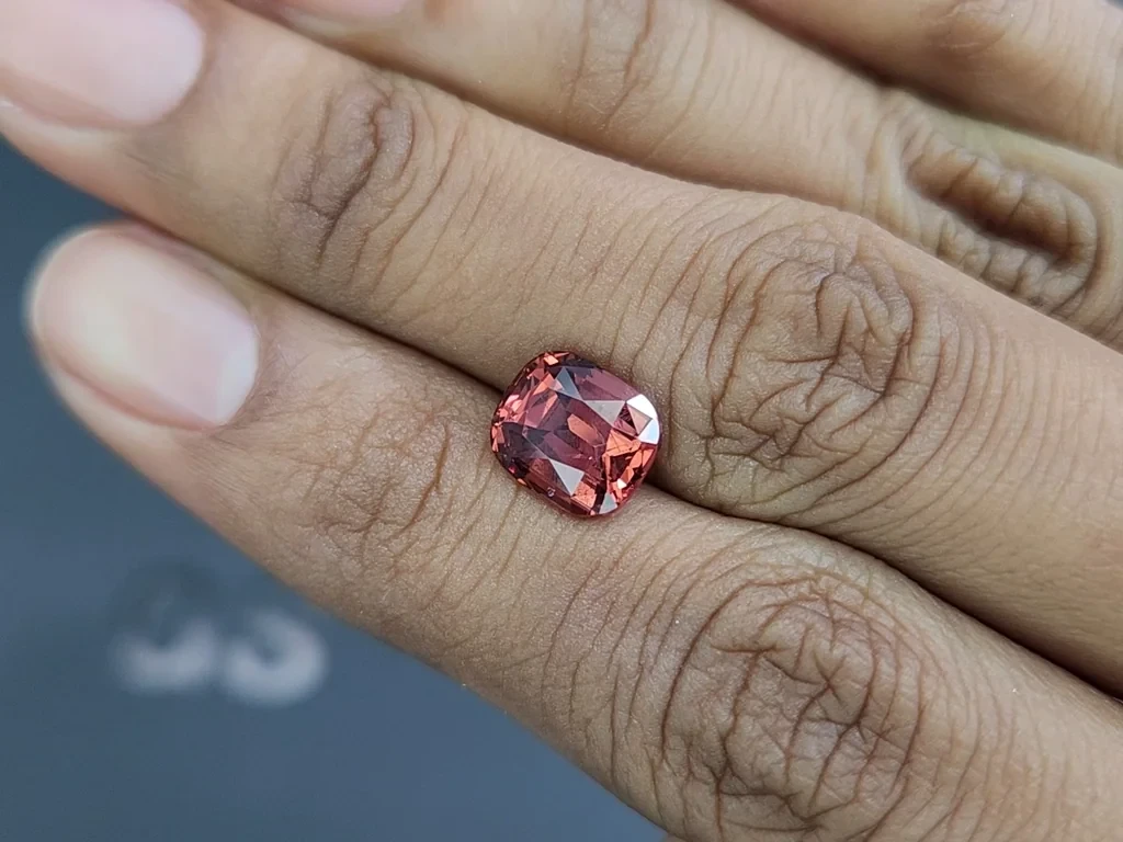 Garnet Malaya cushion cut 3.42 carats, Tanzania  Image №2