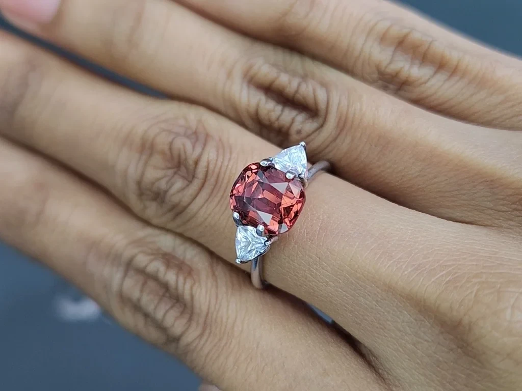 Garnet Malaya cushion cut 3.42 carats, Tanzania  Image №5