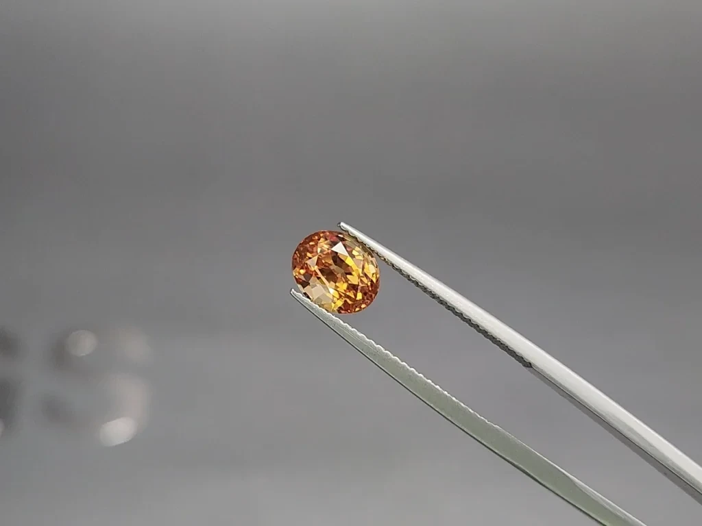 Saphir orange non chauffé, taille ovale 2,51 carats, Sri Lanka Image №3