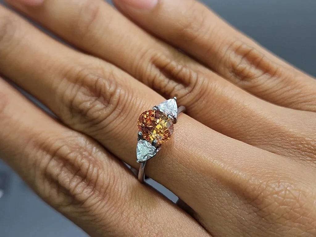 Saphir orange non chauffé, taille ovale 2,51 carats, Sri Lanka Image №5