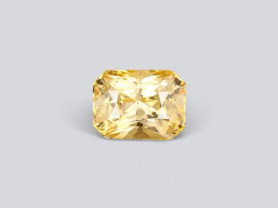 Golden color sapphire in radiant cut 5.06 ct, Sri Lanka photo