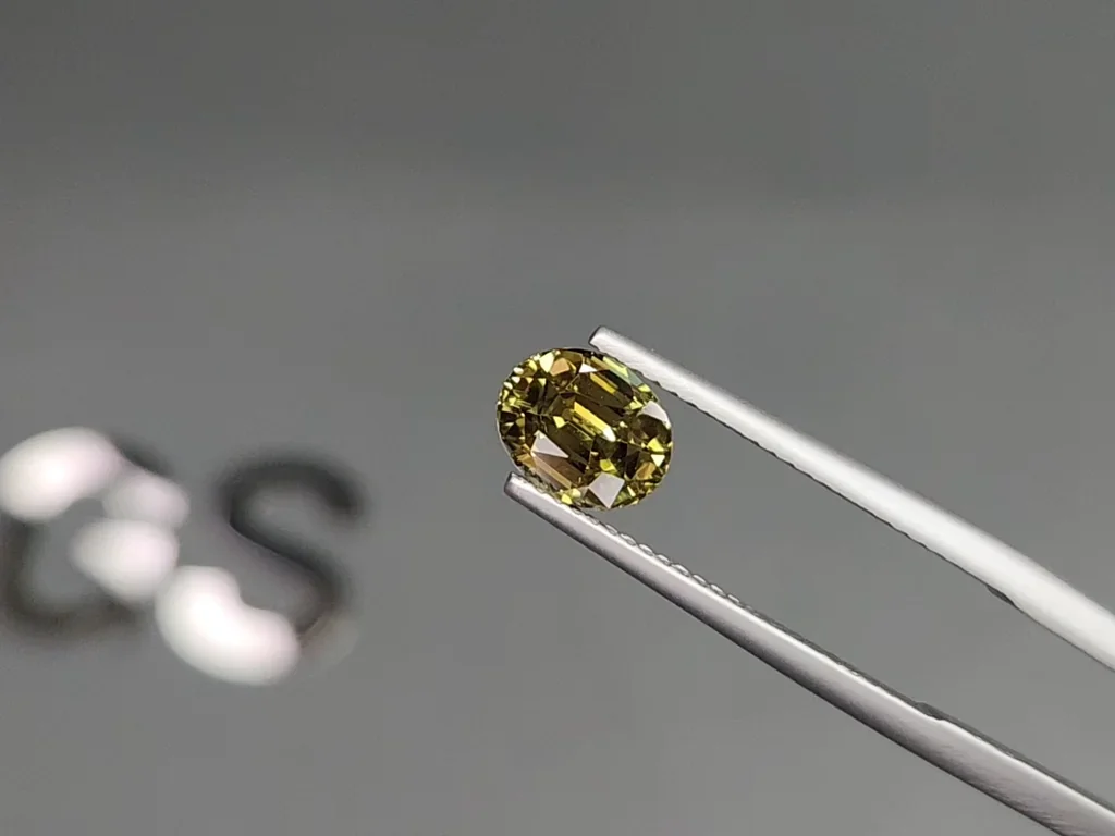 Alexandrit Farbwechsel ovalschliff 1,55 carats, Sri Lanka Image №4