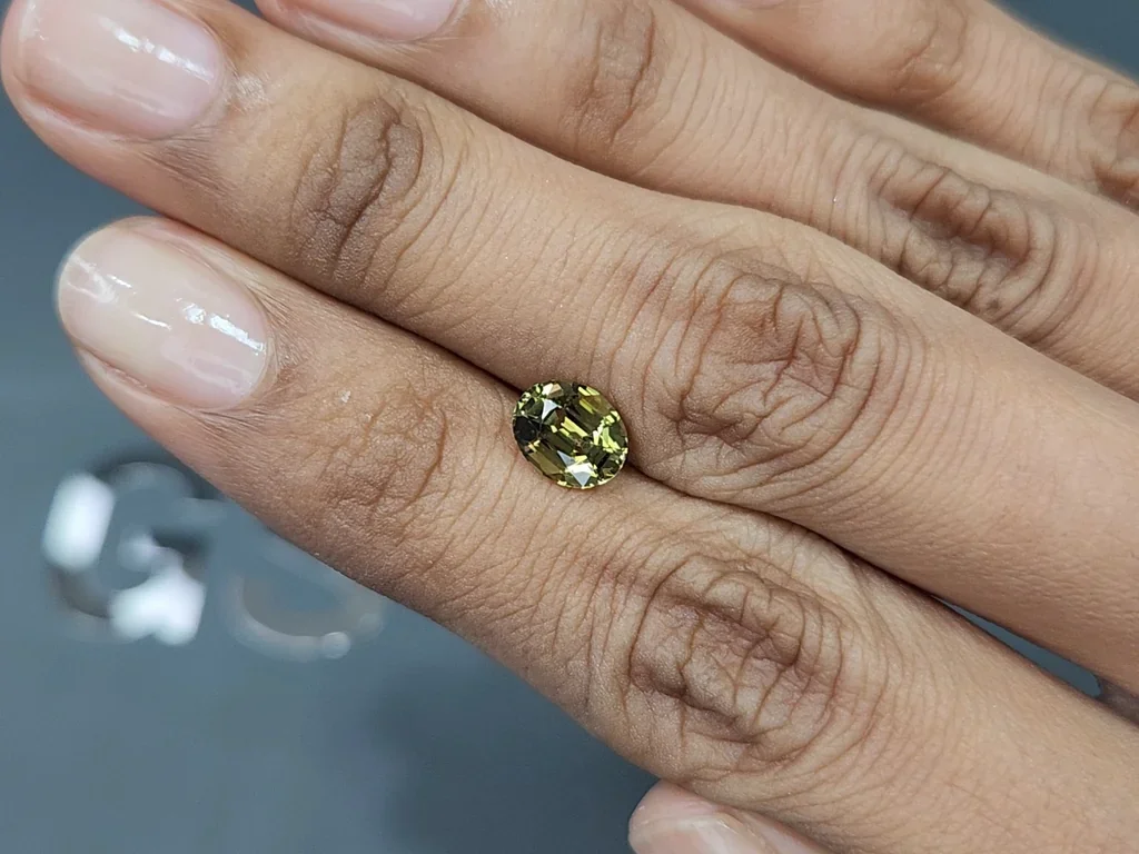 Alexandrit Farbwechsel ovalschliff 1,55 carats, Sri Lanka Image №2