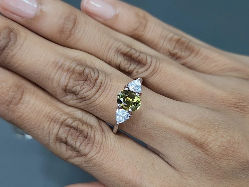 Alexandrit Farbwechsel ovalschliff 1,55 carats, Sri Lanka Image №8