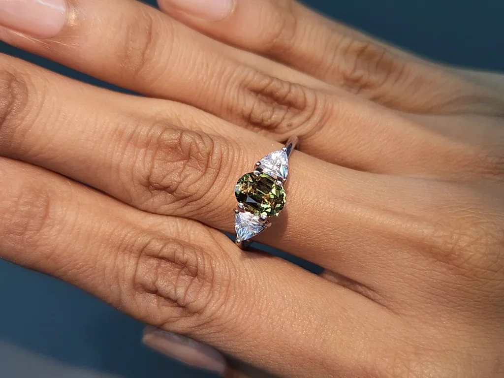 Alexandrit Farbwechsel ovalschliff 1,55 carats, Sri Lanka Image №9