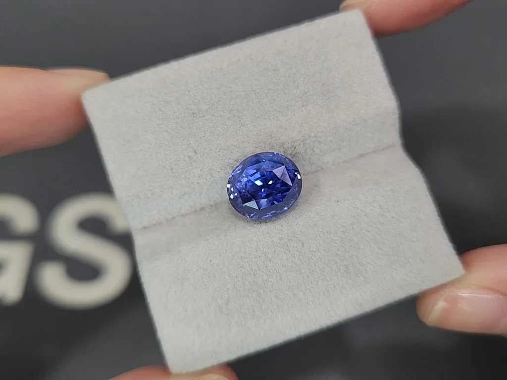 Zafiro azul aciano de talla ovalada sin calentar de 6,61 carats, de Sri Lanka Image №4