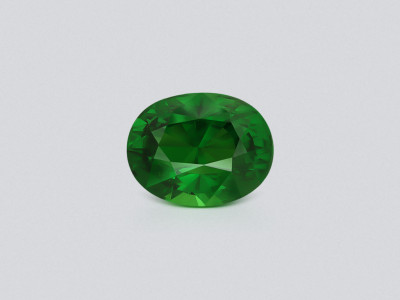 Lebendiger grüner tsavorit-granat im ovalschliff 4,05 carats, Tansania photo