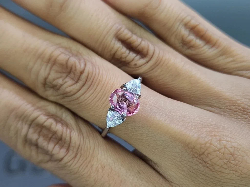 Unbehandelter Padparadscha-saphir oval geschliffen 1,52 karat, Sri Lanka  Image №5