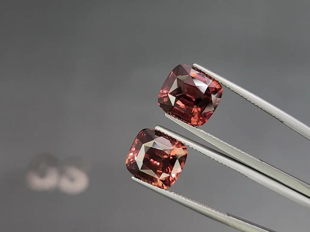 Paar braune zirkone im kissenschliff mit je 17,48 karat, Tansania Image №3