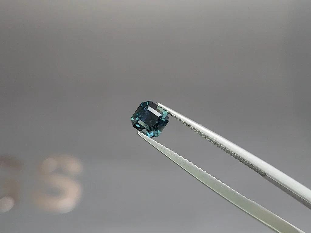 Unheated Teal sapphire octagon cut 1.06 carats, Madagascar Image №3