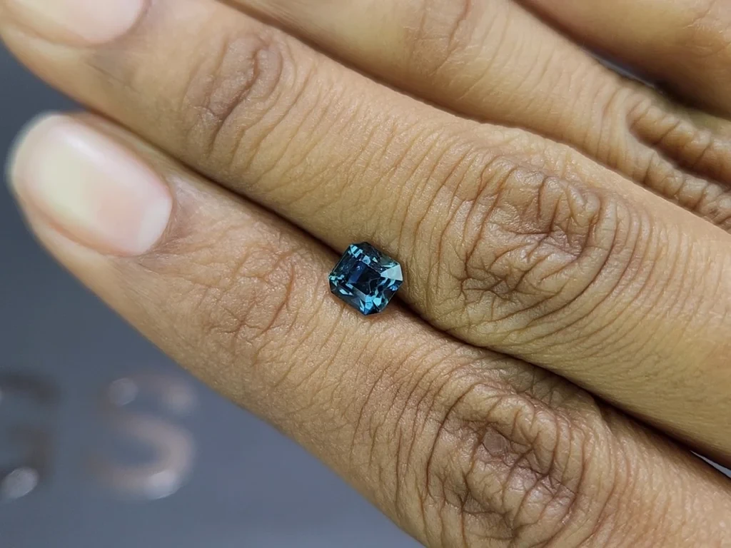 Unheated Teal sapphire octagon cut 1.06 carats, Madagascar Image №2
